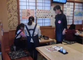 中央本町お仕事体験「お寿司屋さんでお仕事体験」